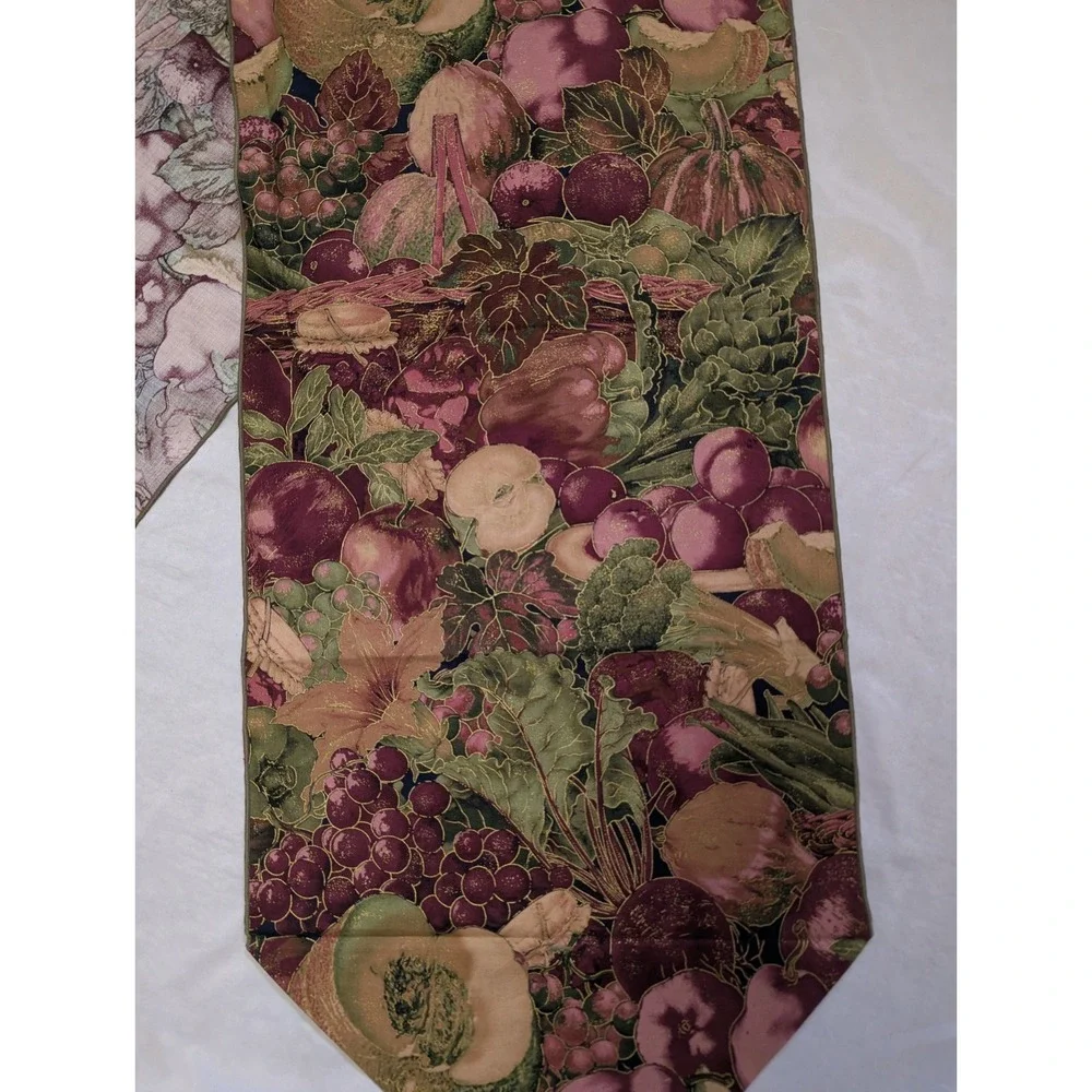 Garden Vegetable Print Fabric Table Runner Tassels Squash Broccoli Apple 13